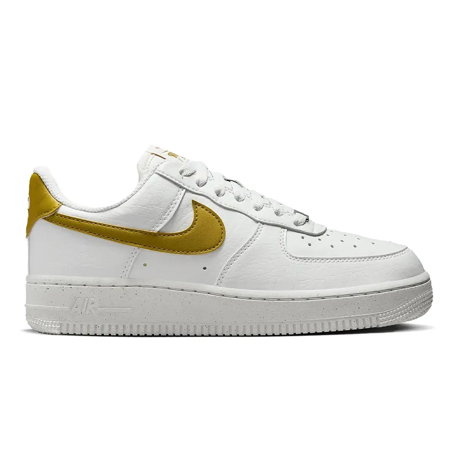 Imagen 0 de 5 de Zapatillas Nike Air Force 1 07 SE-BLANCO/BRONCE