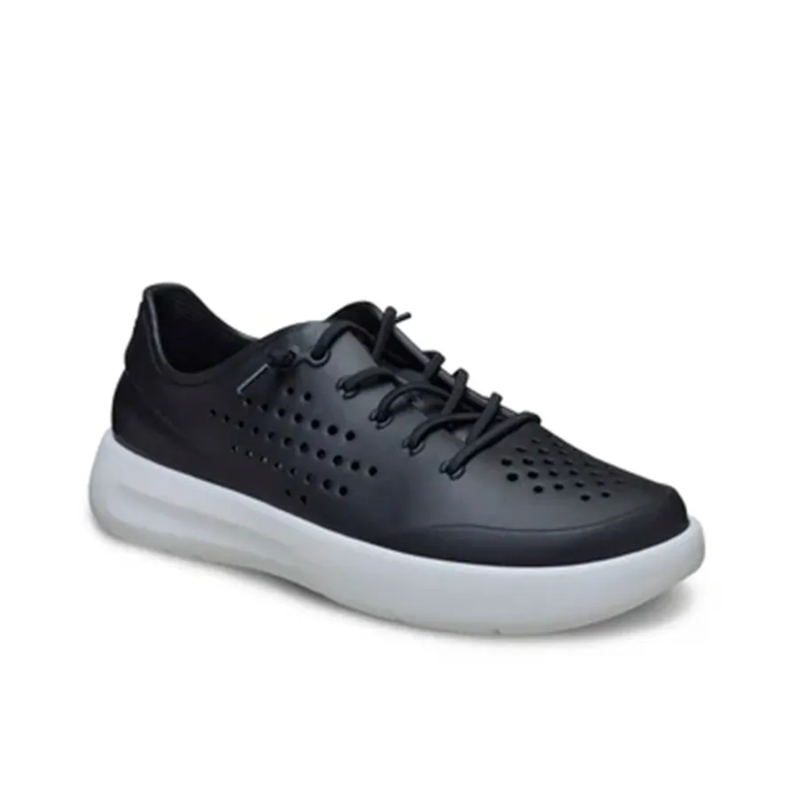 Imagen 1 de 6 de Sandalias Crocs InMotion Pacer-NEGRO