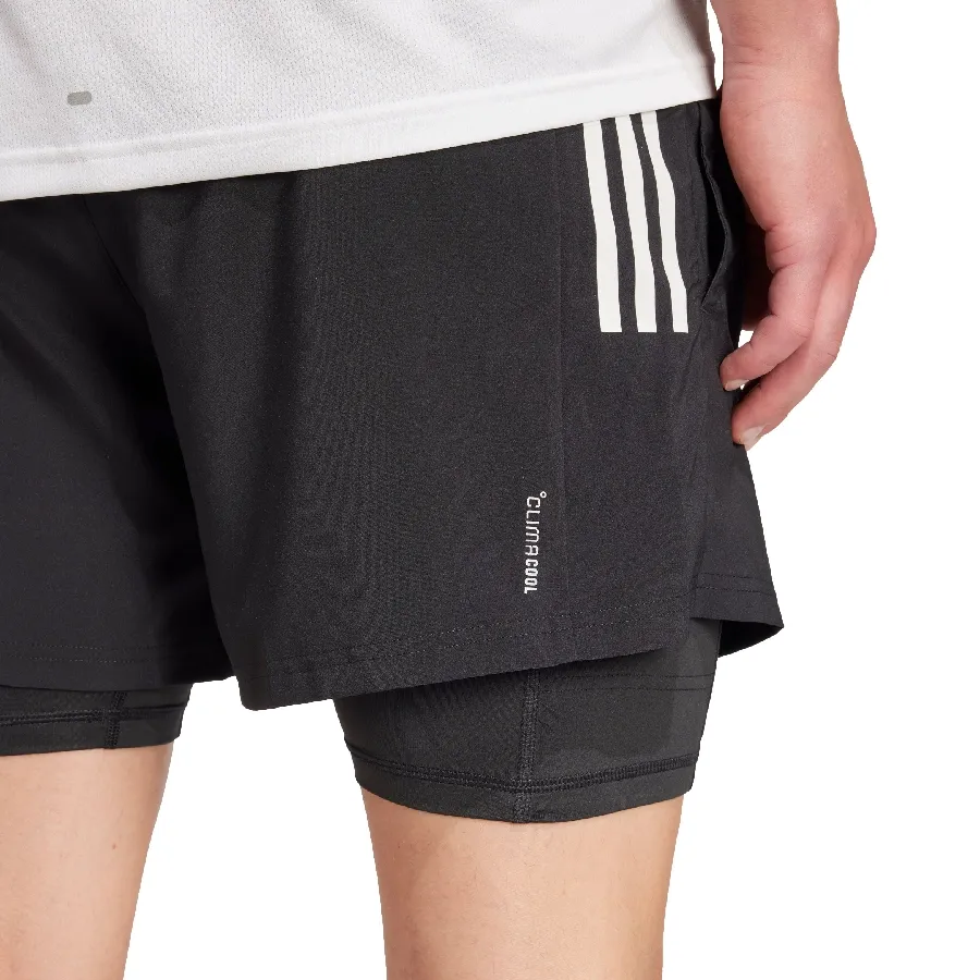 Imagen 2 de 4 de Short adidas Own the Run CLIMACOOL 2 en 1-NEGRO