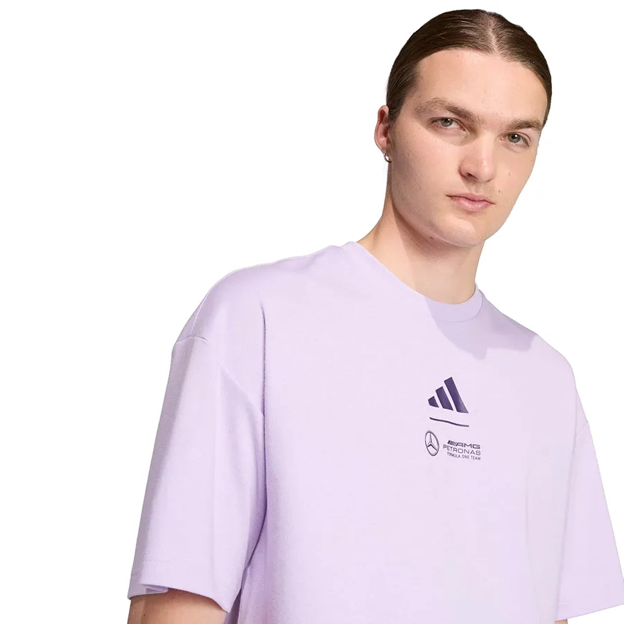 Imagen 3 de 4 de Remera adidas Fórmula 1 Mercedes-Benz AMG Petronas-LILA