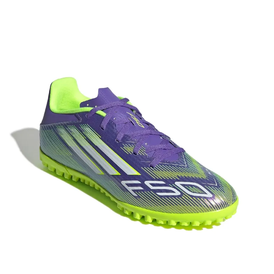 Imagen 1 de 7 de Botines adidas F50 Club Tf-PURPURA/VERDE FLUOR