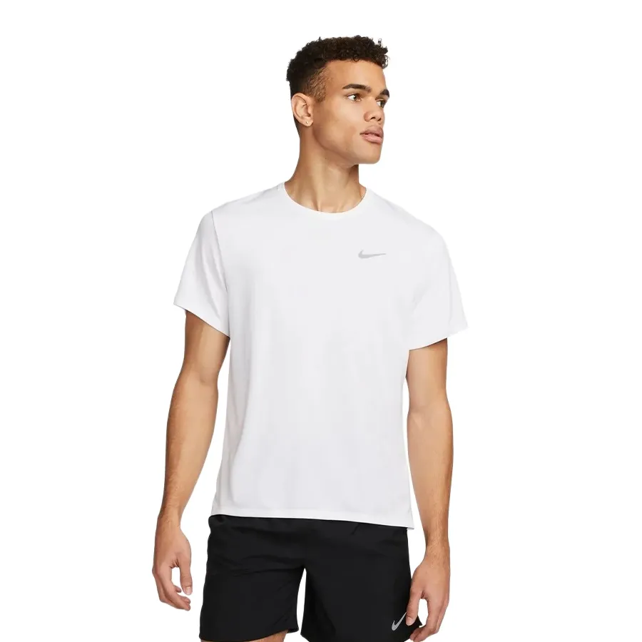 Imagen 0 de 4 de Remera Nike Dri-FIT UV Miler-BLANCO