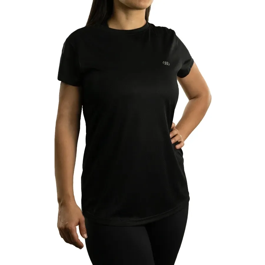 Imagen 0 de 5 de Remera Kamp Ultrarun con Recortes Laterales 25-NEGRO