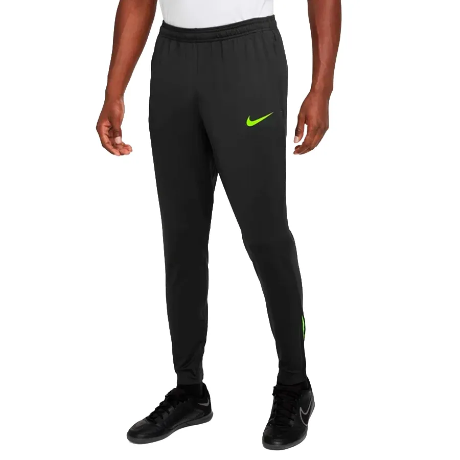Imagen 0 de 5 de Pantalón Nike Strike-NEGRO