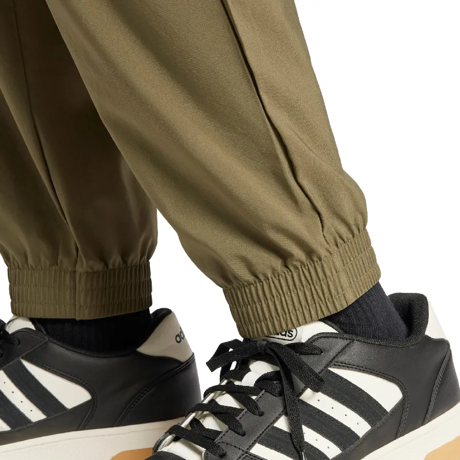 Imagen 4 de 5 de Pantalón adidas Cargo Essentials Small Logo-OLIVA