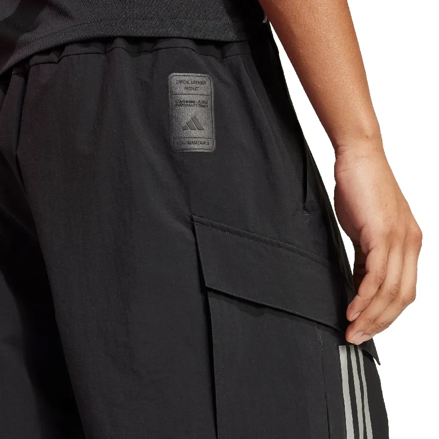 Imagen 4 de 5 de Pantalón adidas Shorts Mercedes - AMG PETRONAS F1 Team-NEGRO