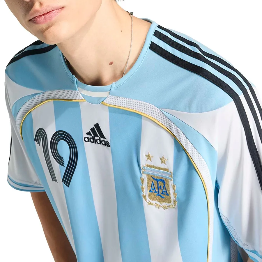 Imagen 2 de 6 de Camiseta adidas Titular Selección Argentina 2006 Messi Afa-BLANCO/CELESTE/NEGRO