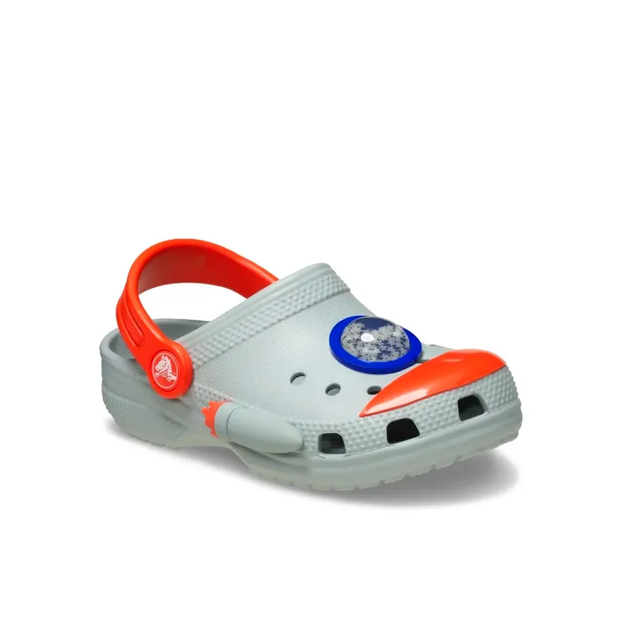 Imagen 1 de 6 de Ojotas Crocs Classic Rocket Ship-GRIS/NARANJA