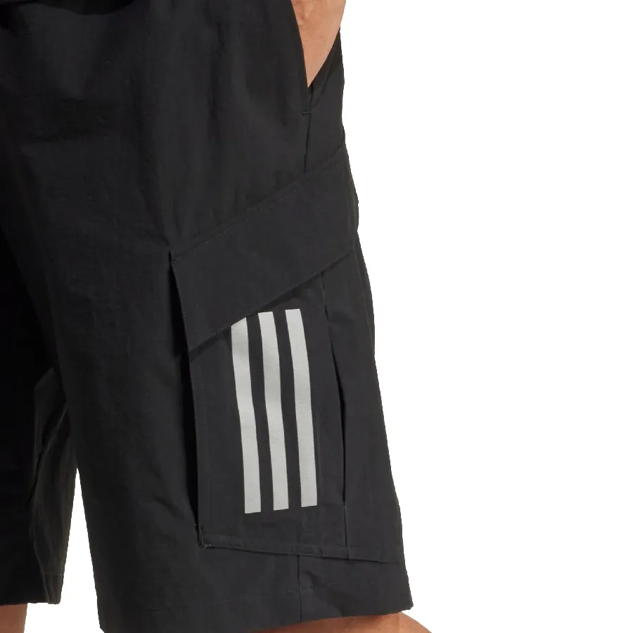 Imagen 3 de 5 de Pantalón adidas Shorts Mercedes - AMG PETRONAS F1 Team-NEGRO