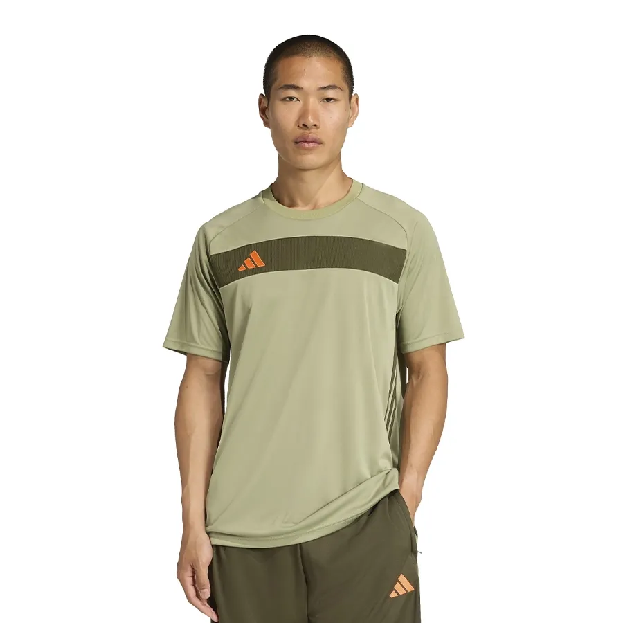 Imagen 0 de 6 de Remera adidas Essentials Tiro 25-VERDE SECO/OLIVA