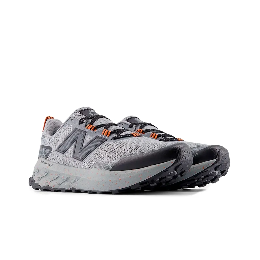 Imagen 1 de 5 de Zapatillas New Balance Fresh Foam X Garoé V2-GRIS/NEGRO
