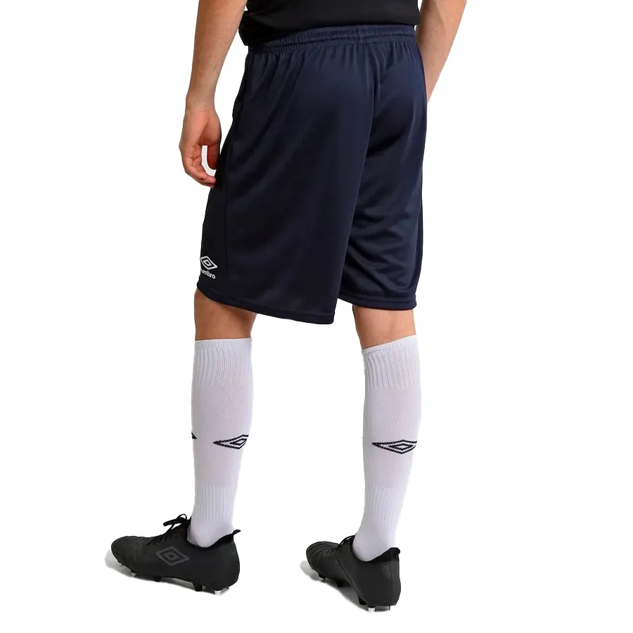 Imagen 1 de 4 de Shorts Umbro Básico-MARINO