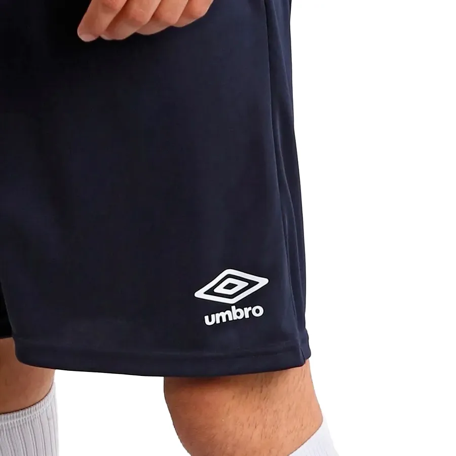 Imagen 3 de 4 de Shorts Umbro Básico-MARINO