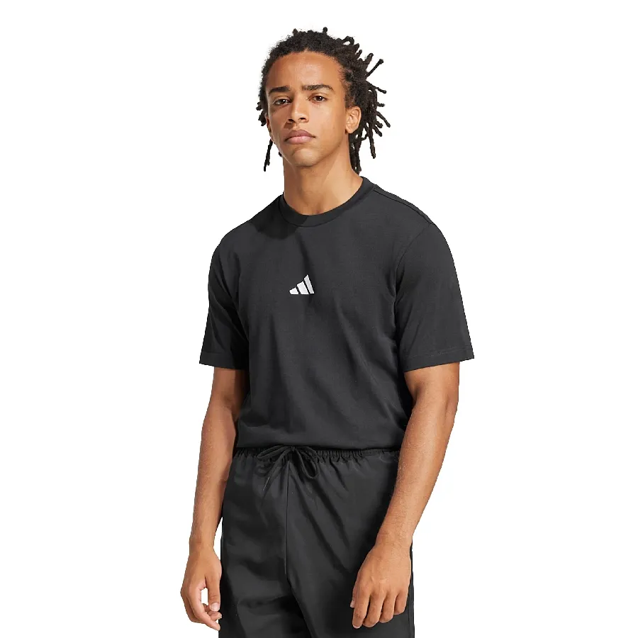 Imagen 0 de 4 de Remera adidas Essentials Logo Pequeño-NEGRO